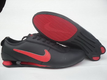 Nike top dos muelles